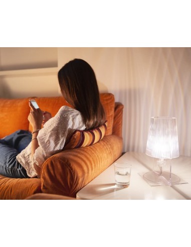 LAMPADINA LED 7W LUCE ANTIZANZARE LAMPADINA LED 7W LUCE ANTIZANZARE