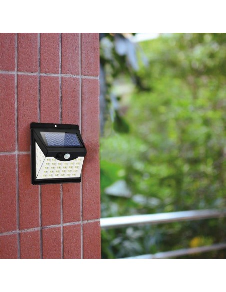 LAMPADA SOLARE CON SENSORE CREPUSCOLARE E PASSAGGIO