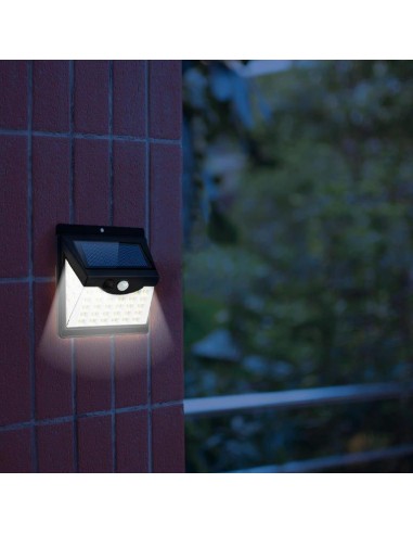 LAMPADA SOLARE CON SENSORE... LAMPADA SOLARE CON SENSORE...