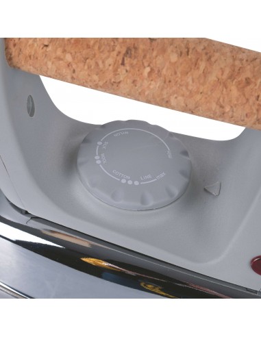 FERRO DA STIRO A VAPORE CON CALDAIA... FERRO DA STIRO A VAPORE CON CALDAIA...